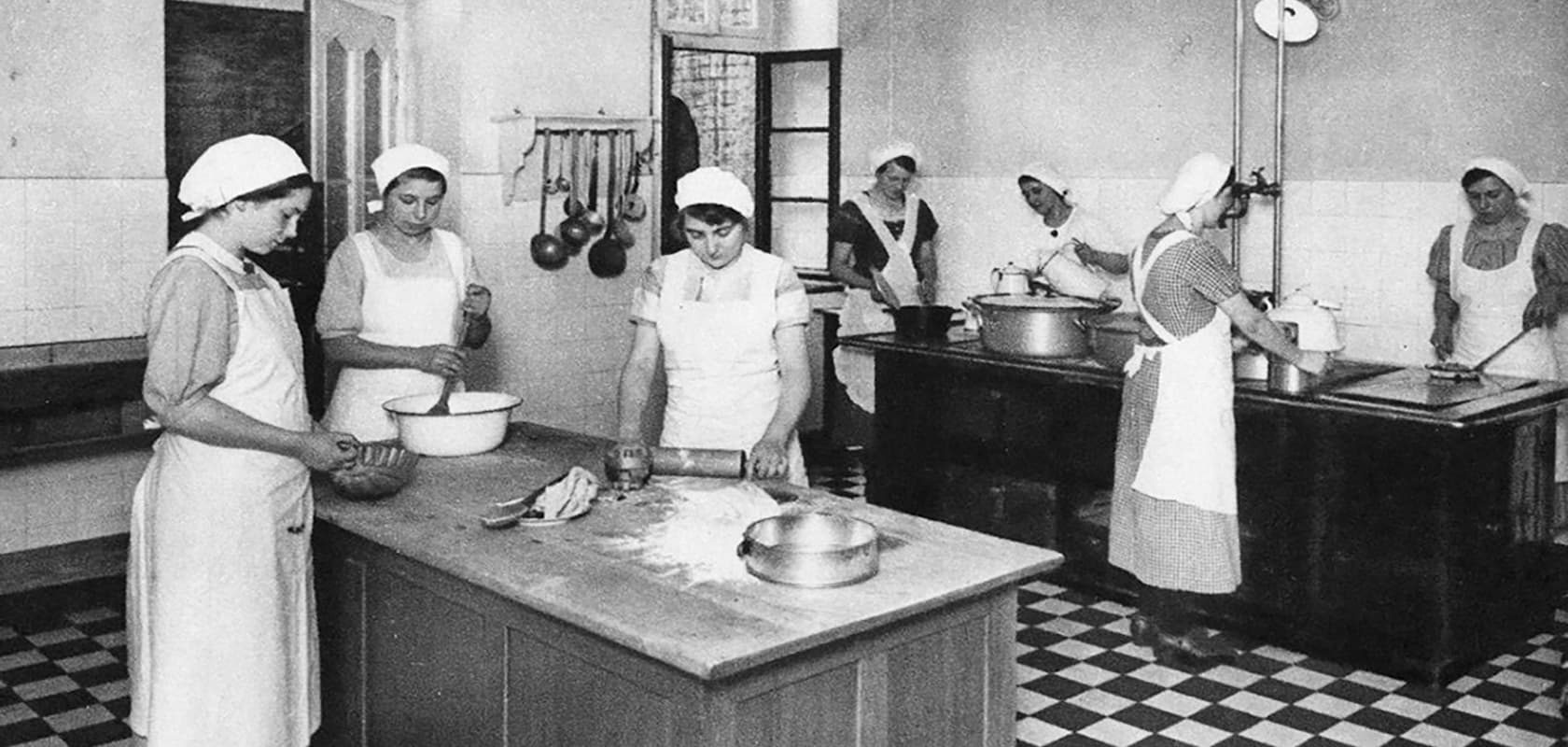 H3_Historisch_Gruenderzeit_3_Kueche_web_RGB_1680x800_DT_komp